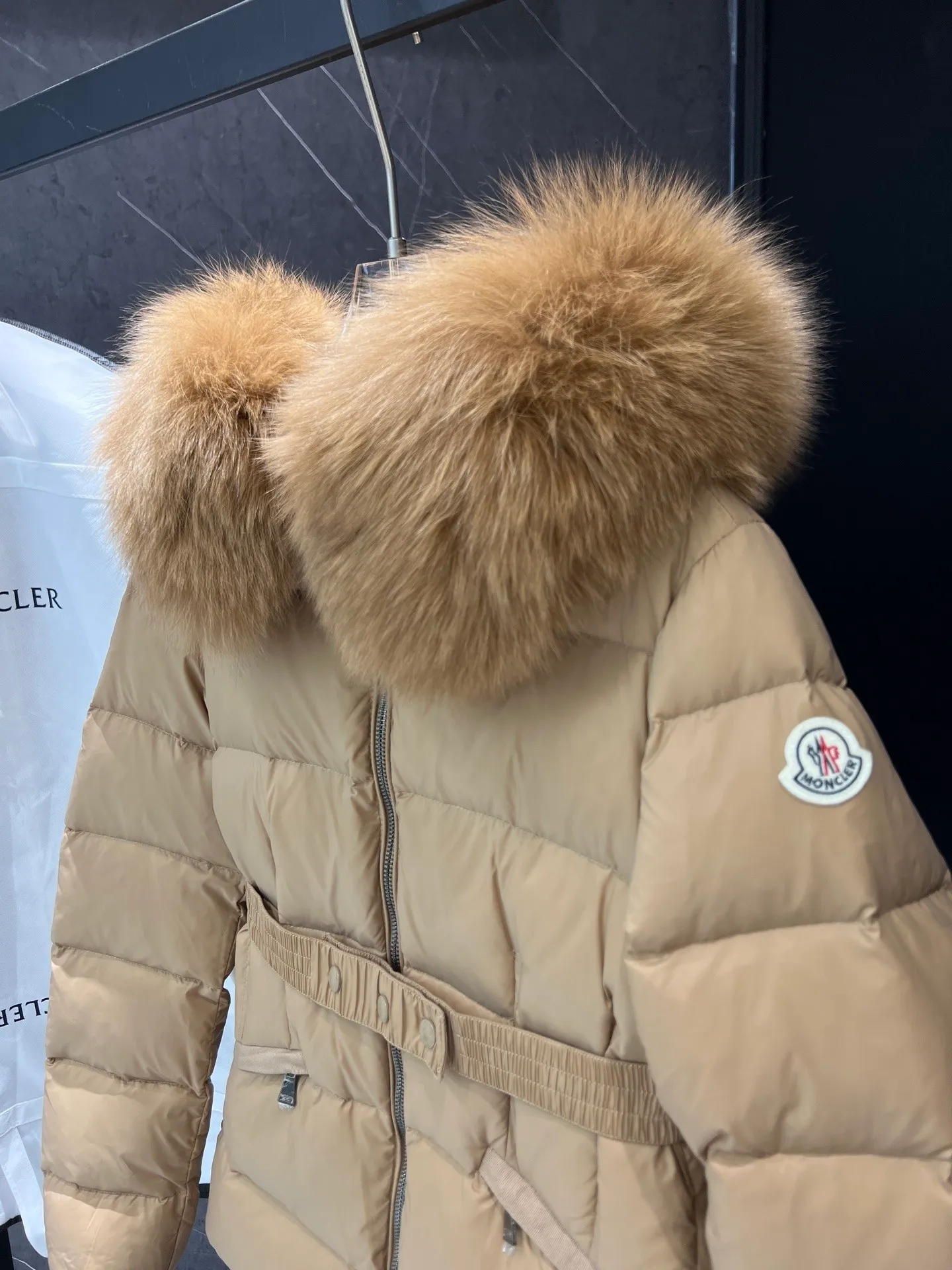 MONCLER Boed Boed longue saison ， ， 。 (! ， ) Boed ， ， 。 longue saison ， 。 · longue saison .Longue saison · · · · ， ·
